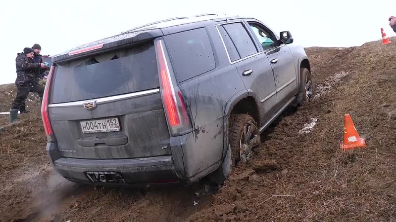 Наши Нивы против мажора на Cadillac