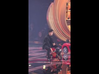 [Фанкам] Ван Ибо на церемонии награждения Weibo Night в Шанхае 28/02/2021