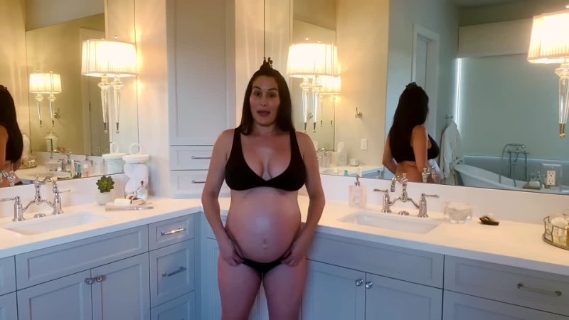 Nikki Bellas LOTION ROUTINE to prevent pregnancy stretch marks