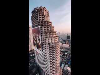 🇹🇭 Уникальная башня Sathorn Unique. Бангкок, Таиланд

Это не