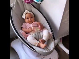 Самый известный и крутой укачивающий центр 4Moms Mamaroo 4.