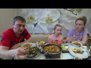 [StepFamily] МУКБАНГ НАСТЮ ПРЕТ! СРОЧНО неотложку! ПЕРЛОВАЯ КАША с СОСИСКАМИ MUKBANG PEARL PORRIDGE WITH SAUSAGES