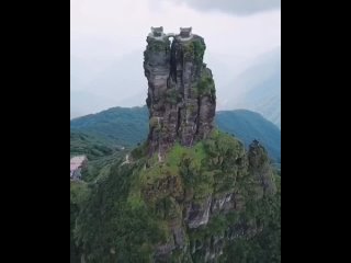 Невероятный буддистский монастырь на вершине горы - Фанцзиншань, Китай  🌍