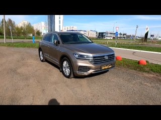 2019 Volkswagen Touareg 2.0 TSI (249). Start Up, Engine, and In Depth Tour.