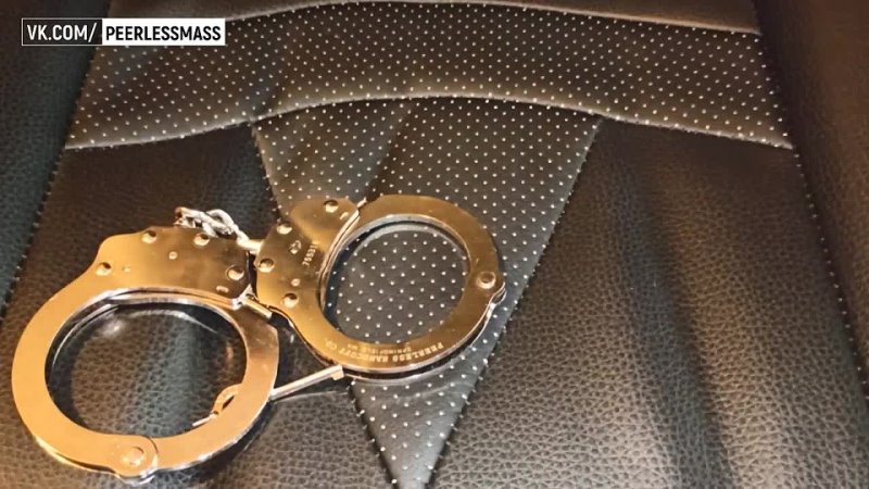 Peerless Handcuff Model 700C