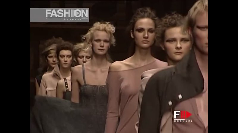 LAURA BIAGIOTTI ROMA Fall 2002 2003 Milan Fashion