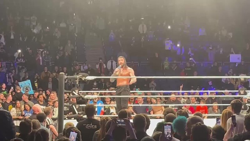 Roman Reigns breaks character at WWE show in London