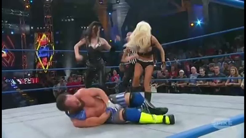 Eric Young vs Angelina Love(w/Winter)