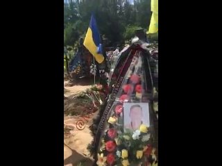 Не будет вам никакой перемоги (Берковецкое кладбище в Киеве) :