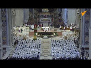 El papa Francisco celebra la Misa Crismal en la Basílica de San Pedro