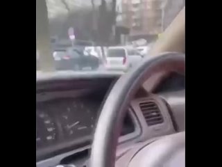В Приморье водитель мопеда протащил по дороге сотрудника ГИБДД