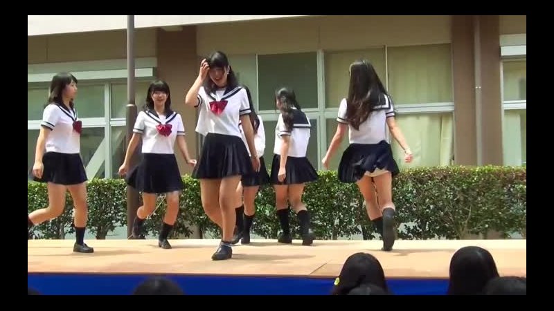 4 K Japanese high school girls dance (女子高生 JK