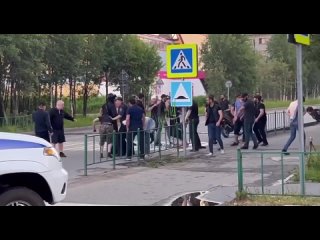 Азербанды зверствуют в Ковдоре прямо на глазах беспомощной полиции