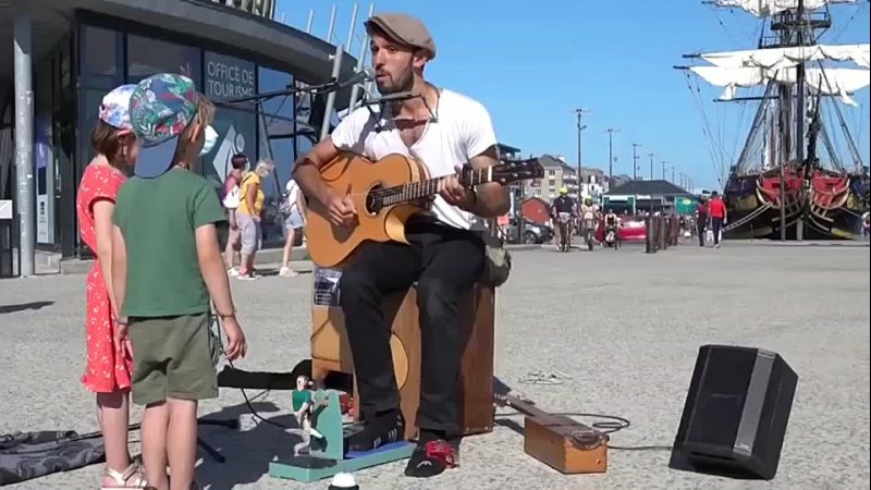 Bella Ciao Street musician crazy acoustic