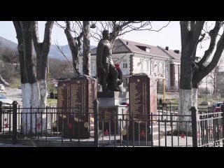 Памятники Героям танкистам, Разрушенный Дворец культуры цементников, Расстрелянный вагон