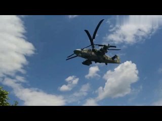 “Аллигатор“ Ка-52 низко идёт над Луганщиной уничтожать украинских нацистов