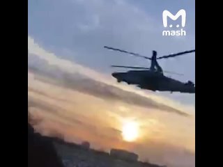 Российский разведывательно-ударный вертолёт Ка-52 “Аллигатор“ в небе Донбасса