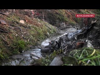 На месте крушения Ан-12 в Греции утихли взрывы, но от самолета практически ничего ...