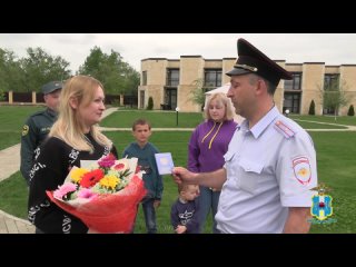 Полицейские помогли многодетной матери получить временное убежище в России