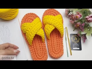 Comfortable crocheted slippers of T-shirt yarn Удобные тапочки из трикотажной пр