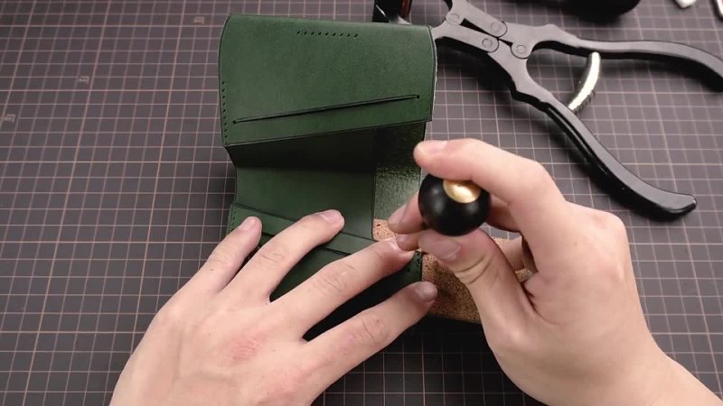 Leather   Make Your Own Wallet with only TWO Pieces leather   DIY   free pattern