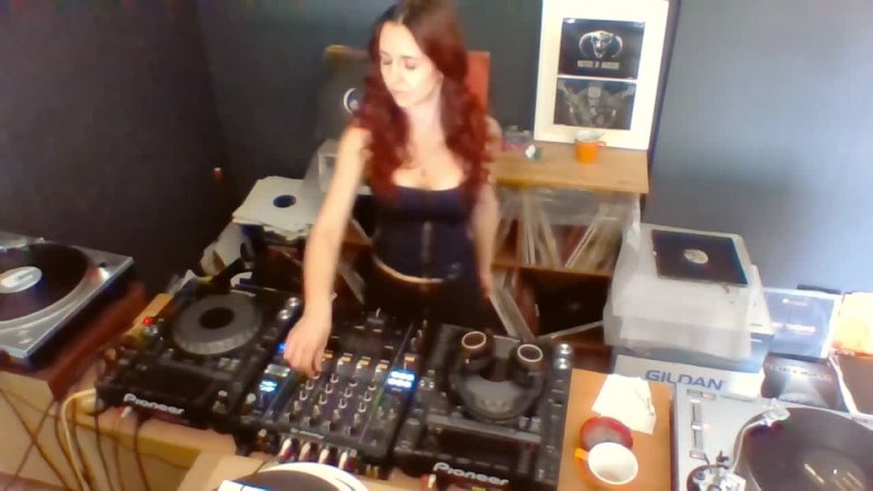 KATARINA O´HALLORAN- TECHNO VINLY TEST 1