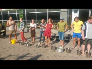 ice bucket challenge Паровоз и Папа Итальяно)))))