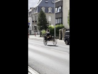 [Мерседес] Benz Patent-Motorwagen замечен в дикой природе в Люксембурге