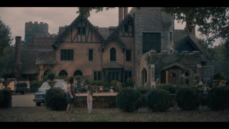 Призраки дома на холме (2018) драма, ужасы 1080p HD 2