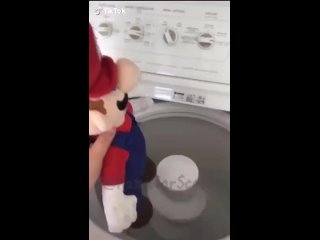 Mario in the washing machine meme