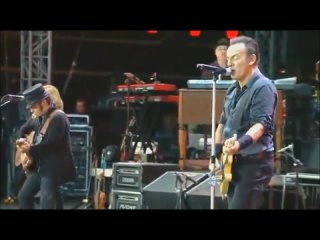 Bruce Springsteen & the E Street Band - No Surrender (Live in London, England on 30 June  2013)