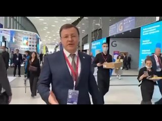 Дмитрий Азаров - о первых итогах работы делегации Самарской области на ПМЭФ-2022 (480p).mp4