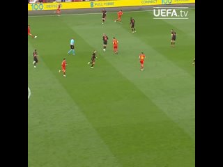 Коннор Робертс красиво принимает мяч в игре с Нидерландами (2022)