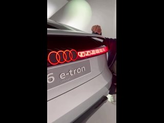 Новый стиль задний фонарей Audi