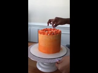 Как украсить торт кремом в оранжевом омбре