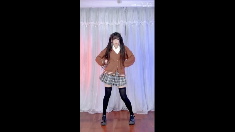 Cute Japanese Schoolgirl Dance Cover