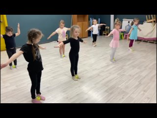 Танцы для детей 4-6 лет с Викторией Лондонской