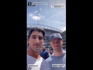 Matty Beniers and Shane Wright hanging out at a Mariners game.