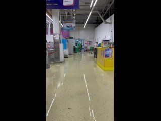 Гипермаркет в Смоленске затопило