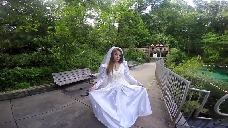 bride soaks her