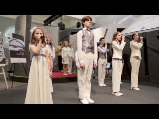 Театр детской песни «Саманта» спел для жителей блокадного Ленинграда