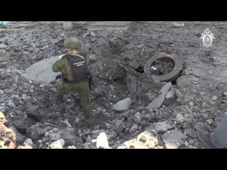 ️ Следователи осмотрели место попадания снарядов украинских силовиков по объект...