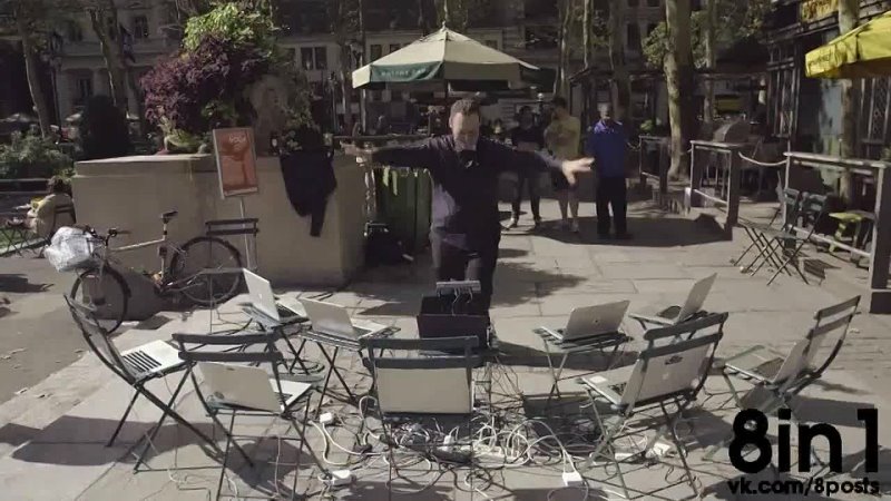 Музыкальный проект "Сильный сигнал" - дирижёр Лев Журбин управляет 11 уличными музыкантами удалённо через бесплатный вай-фай, Нью-Йорк  / "SIGNAL STRENGTH" the first NYC wifi orchestra (New York City Subway) - CHRIS SHIMOJIMA and Lev Zhurbin