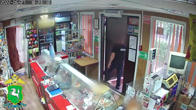 Задержанный в Томской области грабитель не смог уговорить продавца добровольно отдать ему деньги