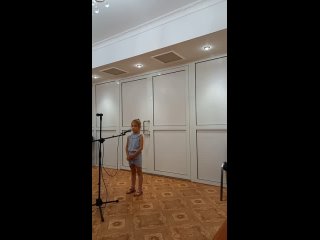 Радочка Беляева, 5 лет. Песня “Улыбка“ из м/ф “Крошка Енот“.
