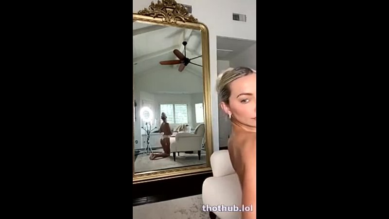 Bunker OnlyFans Lindsey Pelas blonde playboy big tits strim dressing up