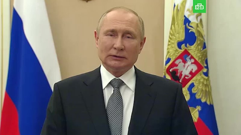 Президент поздравил российских