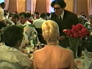 ЦБЭА (НИКОМ-Электроник Нижний Тагил НТМК) архивное видео февраль 1992 - завершение праздника в кафе НТМК