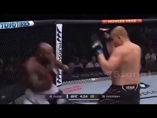 Американский боец UFC Деррик Льюис оскорбил русских и немцев.