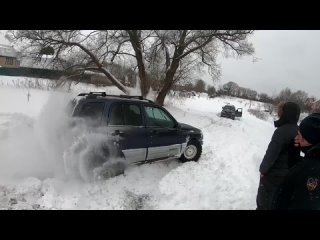 Снежный апокалипсис в Москве, Нивы и УАЗы бессильны, Kyron сломался. Вся надежда на Ford F150 Raptor (Битягово, )